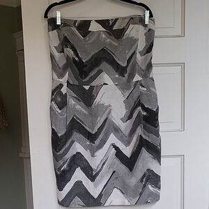 Banana Republic Black and Gray Zigzag Pencil Skirt